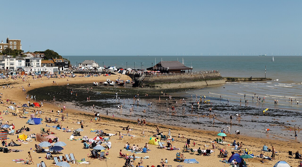 Viking Bay and the jetty in Broadstairs