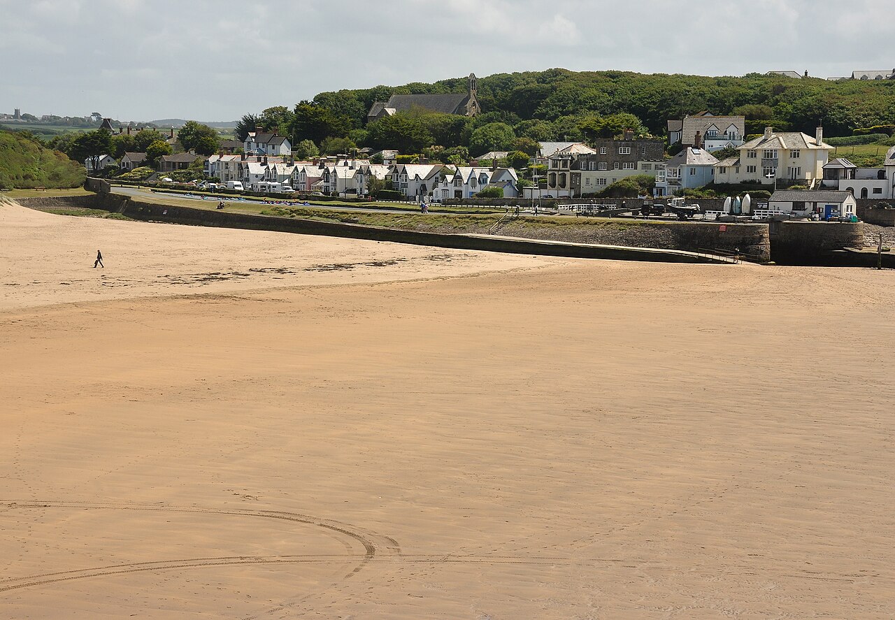 Summerleaze Beach and Bude Haven at low tide