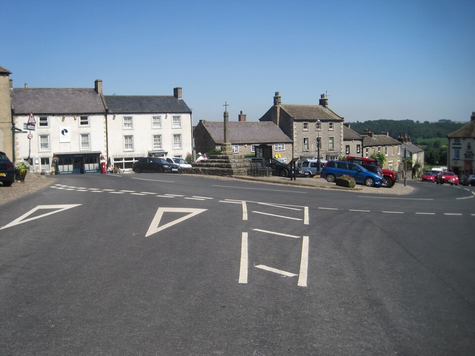Buildings around Middleham market place.