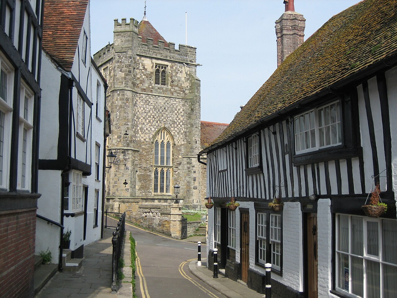 Hill Street and St Clement’s Church in Hastings Old Town