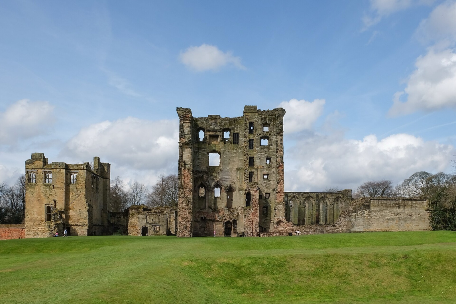 Hastings Tower and ruined walls at Ashby de la Zouch Castle