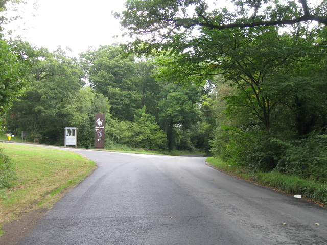 The signed road approach to Marwell Zoo