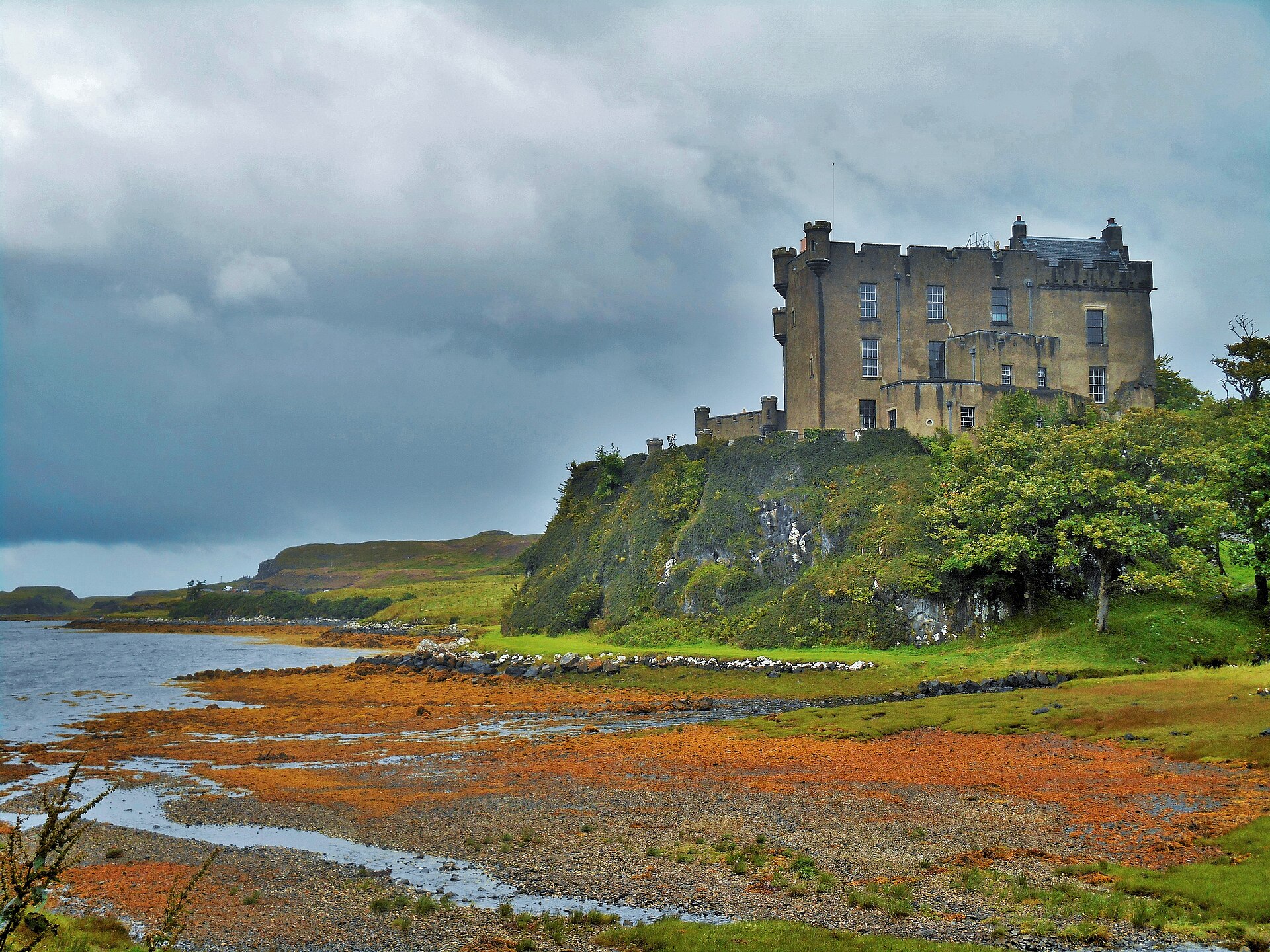 Dunvegan Castle and its shore at low tide
