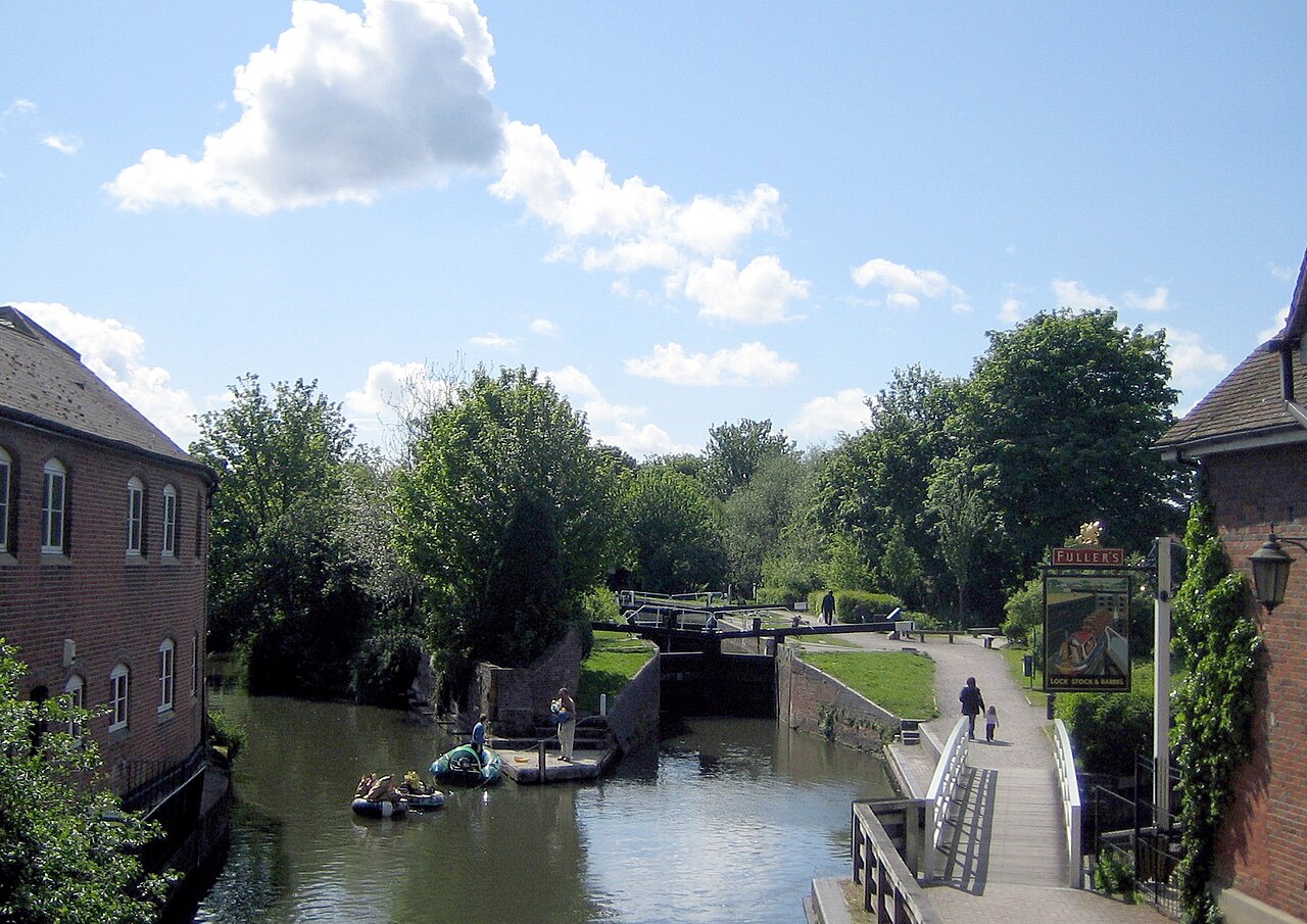 The River Kennet and canal lock in Newbury