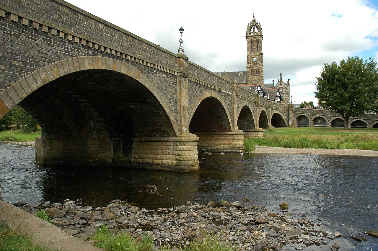 Tweed Bridge and the church beyond in Peebles