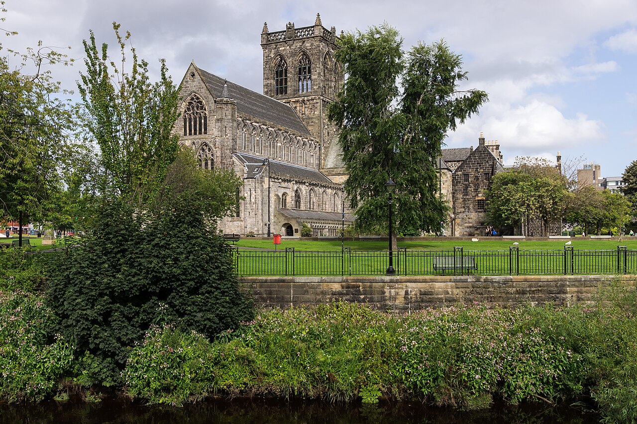 Paisley Abbey seen across White Cart Water