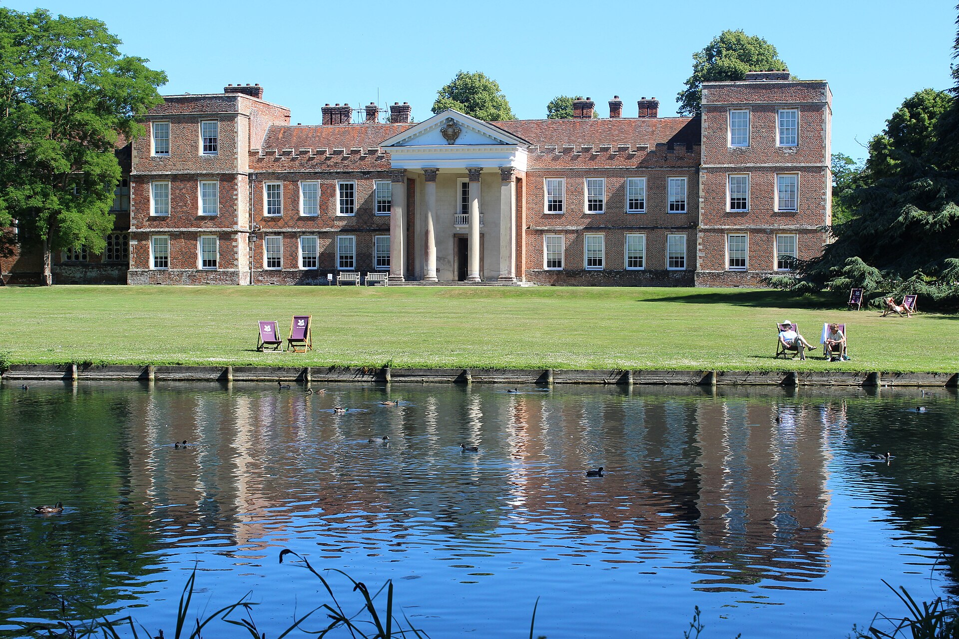 The Vyne house and its reflection in the lake
