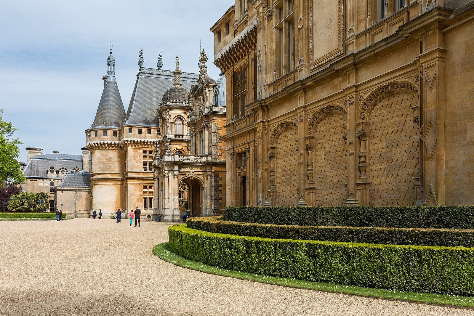 Front facade of Waddesdon Manor
