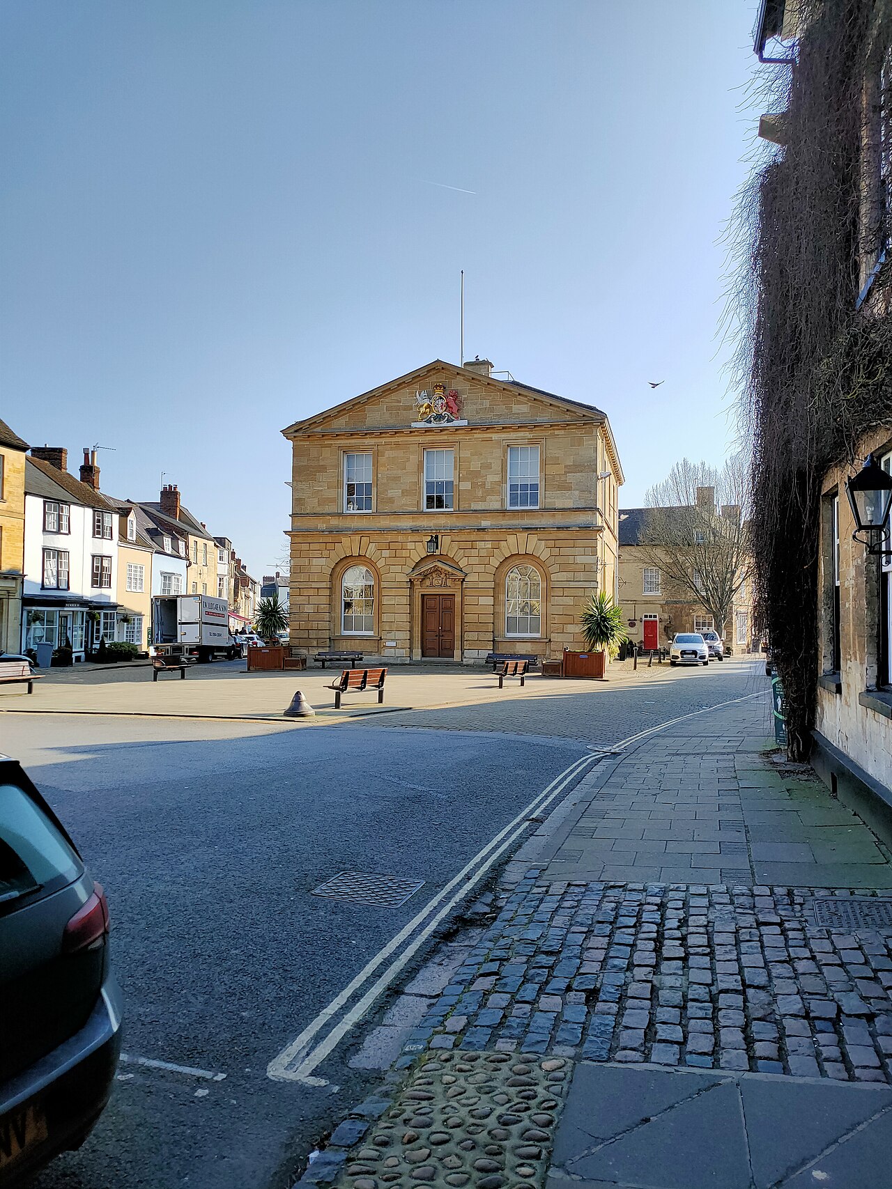 Woodstock Town Hall and the surrounding streets